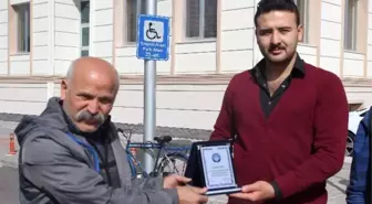 Türk Eğitim Sen Kayseri Şubesi'nden Duyarlı Şoföre Plaket