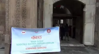 Şizofren ve Madde Bağımlılarından El Işi Sergisi