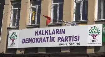 Muş'ta Hdp ve Dbp Binalarından Fetö Kitapları Çıktı
