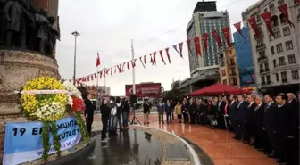 Taksim'de 'Muhtarlar Günü' Töreni