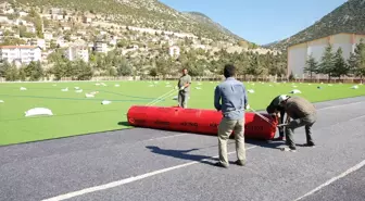 Akseki Stadyumu'na Suni Çim Döşeniyor