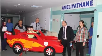 Araba Sedyeyle Çocuklar Ameliyata Güle Oynaya Gidiyor