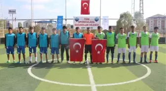 Ağrı'da Halı Saha Maçları Başladı