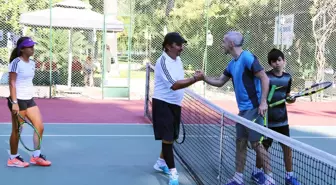 Kültürpark'ta 'NESİLDEN Nesle' Tenis Şöleni