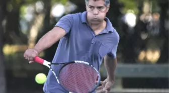 ABD'li Yıldız Esai Morales, Antalya'da Tenis Oynadı