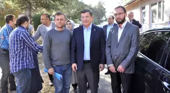 Davutoğlu'ndan Kabir Ziyareti