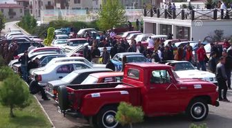 Klasik Otomobil Tutkunları Buluştu