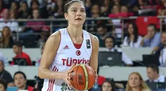 Nevriye Yılmaz Basketbolu Bıraktı