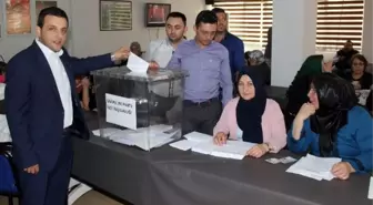 Ak Partililer İlçe Başkanı Belirlemek İçin Temayüle Gitti