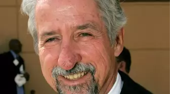 Amerikalı Aktivist Tom Hayden Öldü