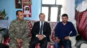 Işık ile Uğur'dan Yaralı Askere Ziyaret