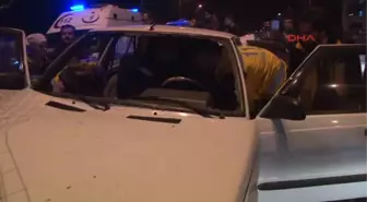 Karabük'te Iki Otomobilin Çarptığı Yaşlı Kadın Öldü 5 Kişi Yaralandı