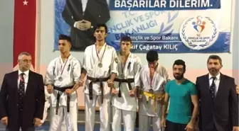 Karatede İkincilik Kürsüsü Yıldırım Belediyespor'un