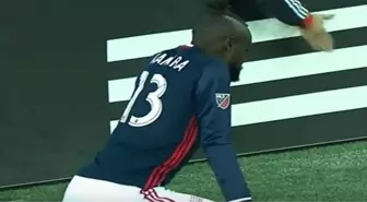 Kei Kamara Gol Sevincinde 'Twerk' Yapınca Sarı Kart Gördü