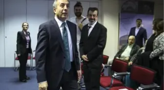 AK Parti Genel Başkan Yardımcısı Eker Londra'da