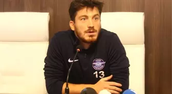 İpekoğlu: 'Futbolcu Memur Zihniyetli Olmamalı'