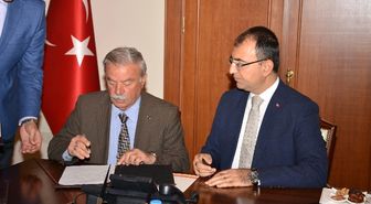 Başkan Sözünde Durdu İlçeye Okul Yaptırıyor