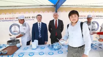 Tahmazoğlu Hkü'de Aşure Dağıttı