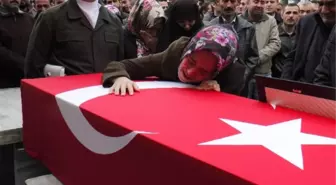 2 Ay Önce Evlenen Şehit Uzman Çavuş Son Yolculuğuna Uğurlanıyor