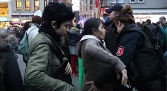 Kadınlar Kışanak ve Anlı'nın Gözaltına Alınmasını Protesto Etti