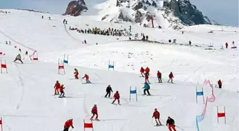 Yüzlerce Lisanslı Kayakçı Yetiştiren Tesisler Kışa Hazır