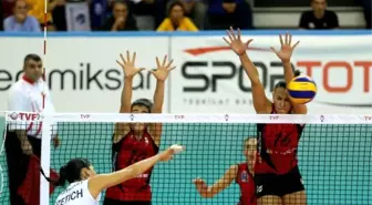 Vakıfbank Lige Galibiyetle Başladı