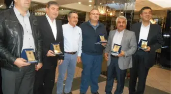 Sivrihisarlılar Derneği'nden İş Adamları ve Hayırseverlere Plaket