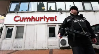 Son Dakika! Cumhuriyet Gazetesine Operasyon! Genel Yayın Yönetmeni Gözaltında