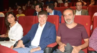 Yılmaz Erdoğan 'Ekşi Elmalar'ı Sinemaseverlerle Birlikte İzledi