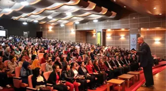 Gelecek Nasıl Bir İnsan Bekliyor' Semineri