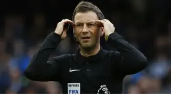 Mark Clattenburg, Kendisini Islıklayan Taraftarla İnatlaşıyor