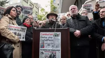 Sanatçılardan Cumhuriyet Gazetesi'ne Destek Ziyareti