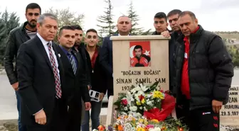 Sinan Şamil Sam Kabri Başında Anıldı