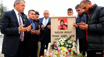 Sinan Şamil Sam, Kabri Başında Anıldı