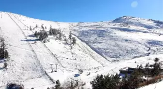 Kartalkaya'da Sezonun İlk Kayağını Çalışanlar Yaptı