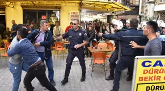 Hdp'lilerin Gözaltına Alınmasını Protesto Eden Gruba Polis Müdahale Etti