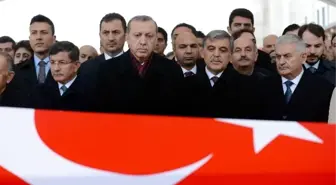 Korkut Özal Son Yolculuğuna Uğurlandı! Erdoğan, Davutoğlu ve Gül Yan Yana Saf Tuttu