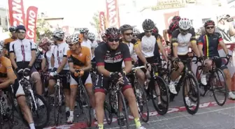 Veloturk Gran Fondo Çeşme'de 837 Bisikletçi İyilik İçin Yarıştı