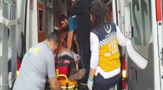 Metroda Kalp Krizi Geçiren Yolcu Hastaneye Kaldırıldı