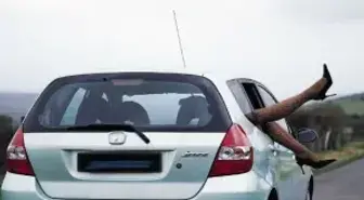 Arabada Altı Erkekle İlişkiye Giren Kadın Gözaltına Alındı