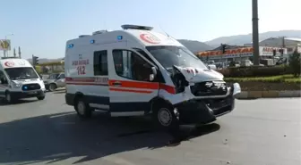 Bebeği Ambulans Uçağa Götüren 112 Ekibi Kaza Yaptı: 6 Yaralı