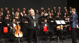 Atatürk'ün Sevdiği Şarkılar Duygulandırdı