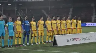 Kayserispor İlkyarı Atıyor, İkinci Yarı Yiyor