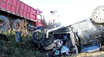 Tekirdağ'da Kamyon ile Otomobil Çarpıştı: 2 Ölü, 2 Yaralı