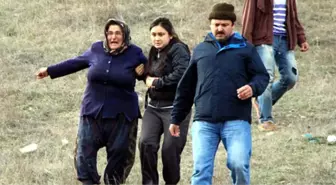Traktör Altında Kalan Sürücü Öldü, Yakınları Gözyaşı Döktü