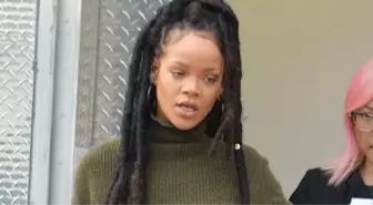 Rihanna, Film Setinde Sütyensiz Objektiflere Yakalandı