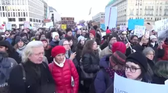 Almanya'da Trump Karşıtı Gösteri