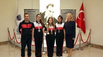 Özel Sanko Okulları Genç Kızlar Kort Tenisi Takımı İl İkincisi