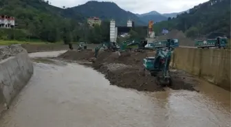 DSİ Doğu Karadeniz'in Taşkın Riskini Azaltmak İçin Seferler Oldu