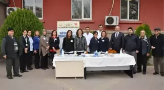 Hastane Bahçesinde Şeker Ölçümü Yapıldı